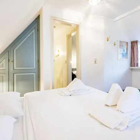 펜션 Friesenhaus Kaeptn Hahn Hausteil 1 *